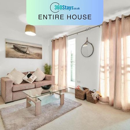 Foxherne 5Bdr 3Ba Serviced House With Parking - Slough By 360Stays Kültér fotó