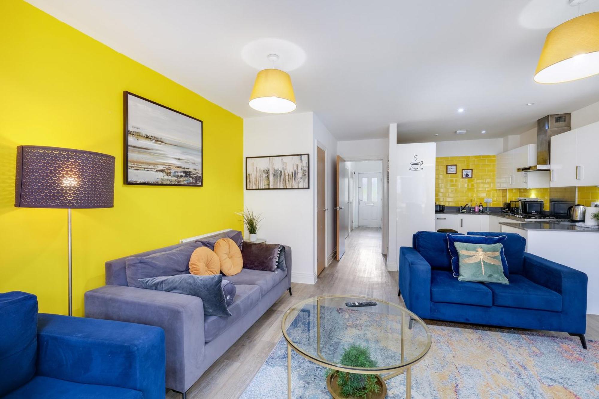 Foxherne 5Bdr 3Ba Serviced House With Parking - Slough By 360Stays Kültér fotó